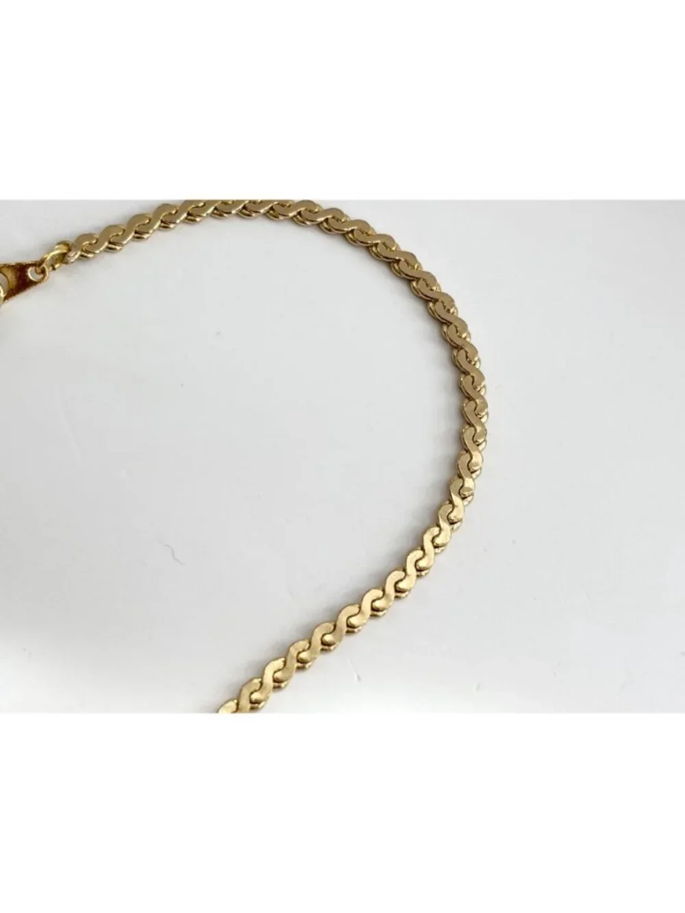 Gold Toned Serpentine Chain Minimalist 80's Vintage Bracelet